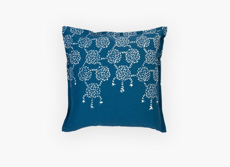 Pillows & Throws